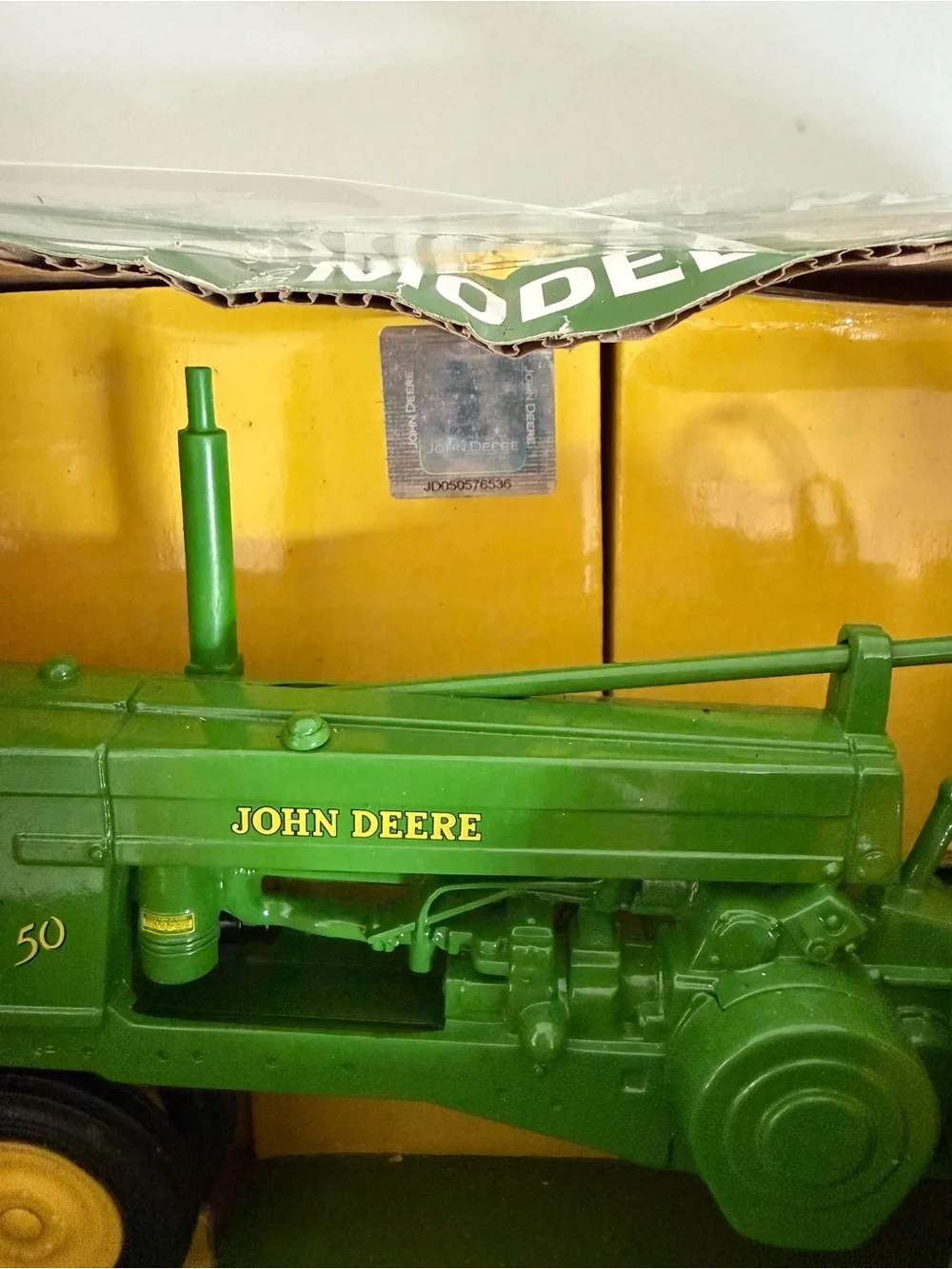 ERTL 1/16 John Deere Model 50 Tractor With Narrow Front 1952 NIB 2009